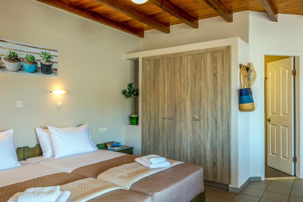 Aparthotel Theos Village 3*