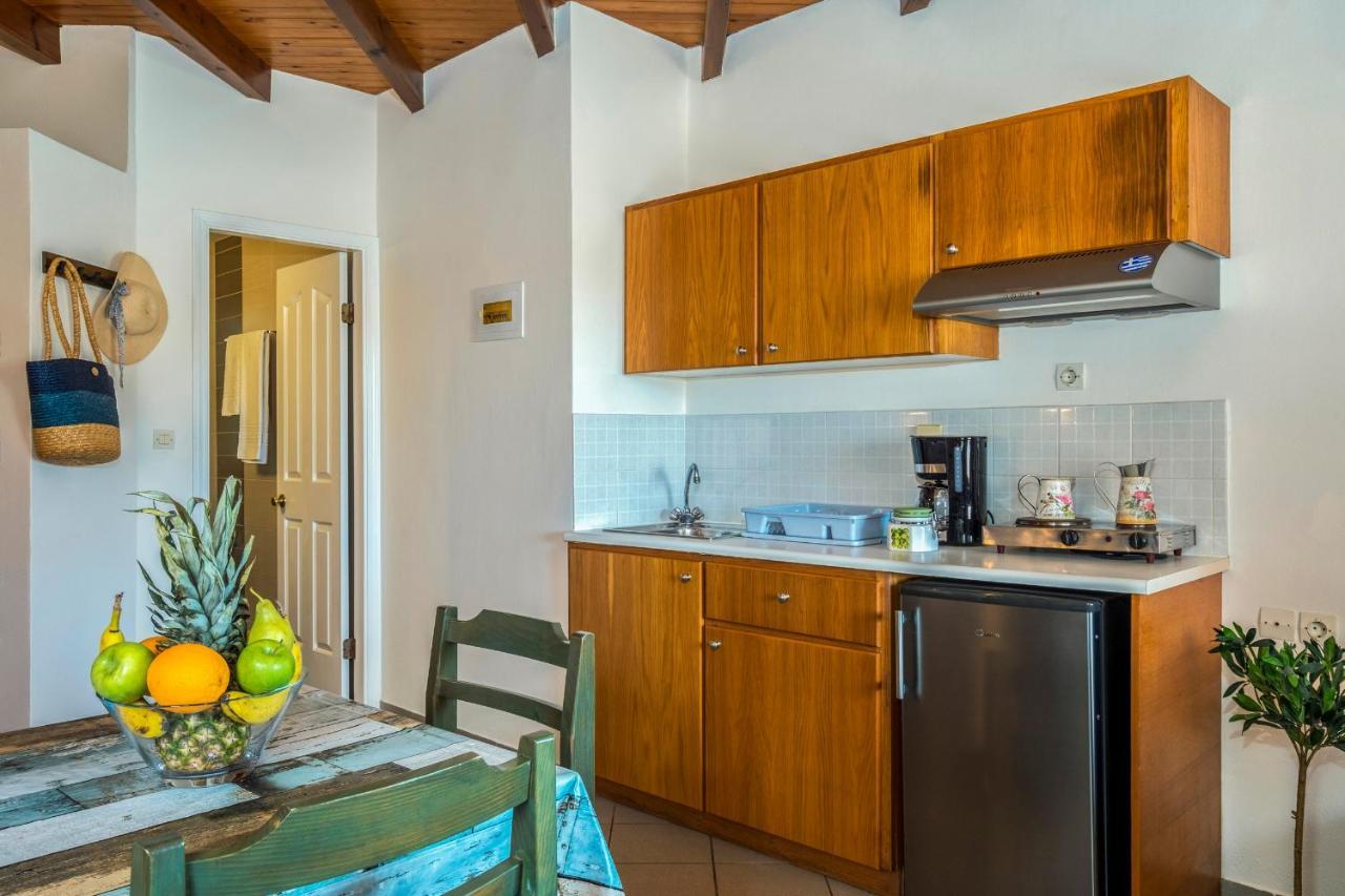 Theos Village 3*