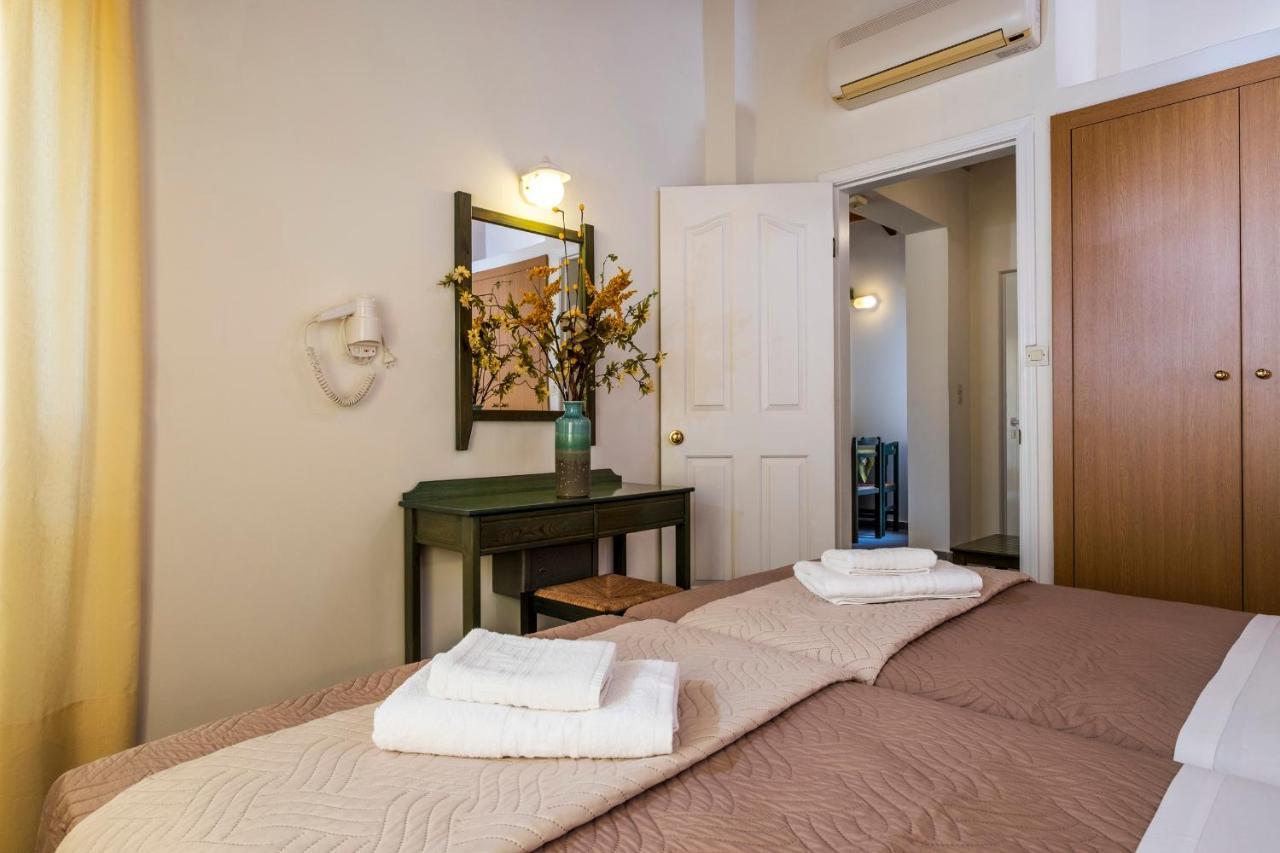 Theos Village Aparthotel 3*