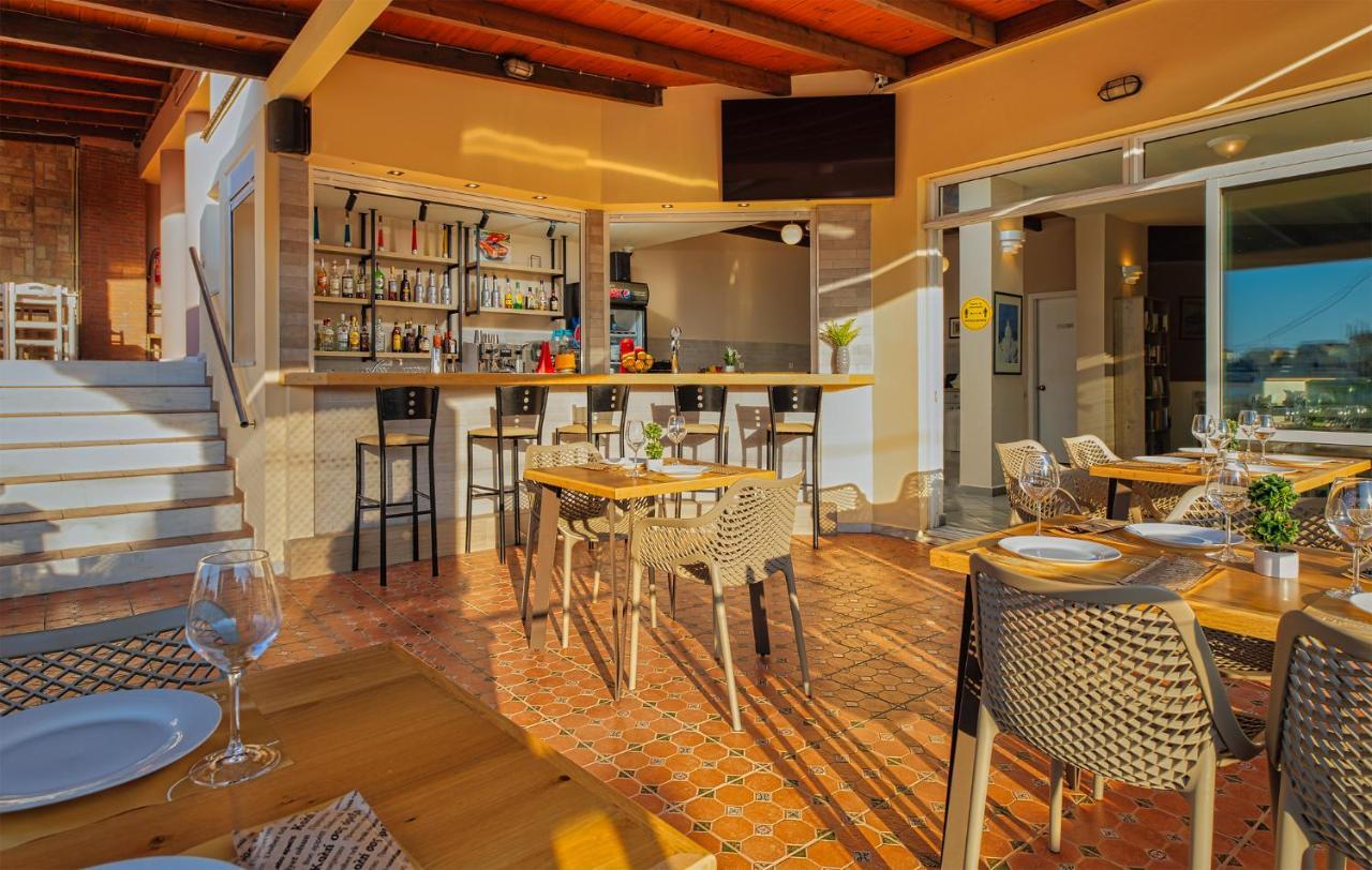Theos Village Aparthotel 3*