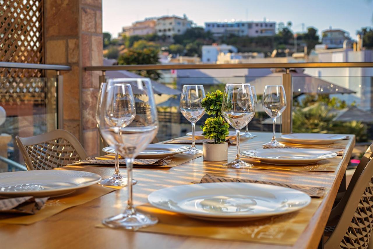 Theos Village Aparthotel 3*