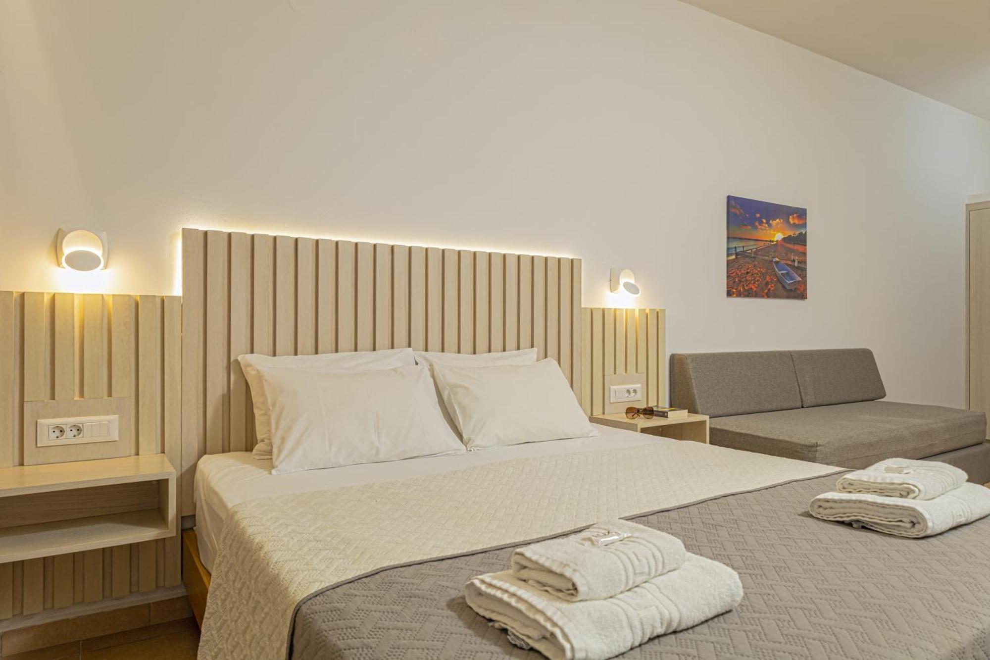 Theos Village 3*