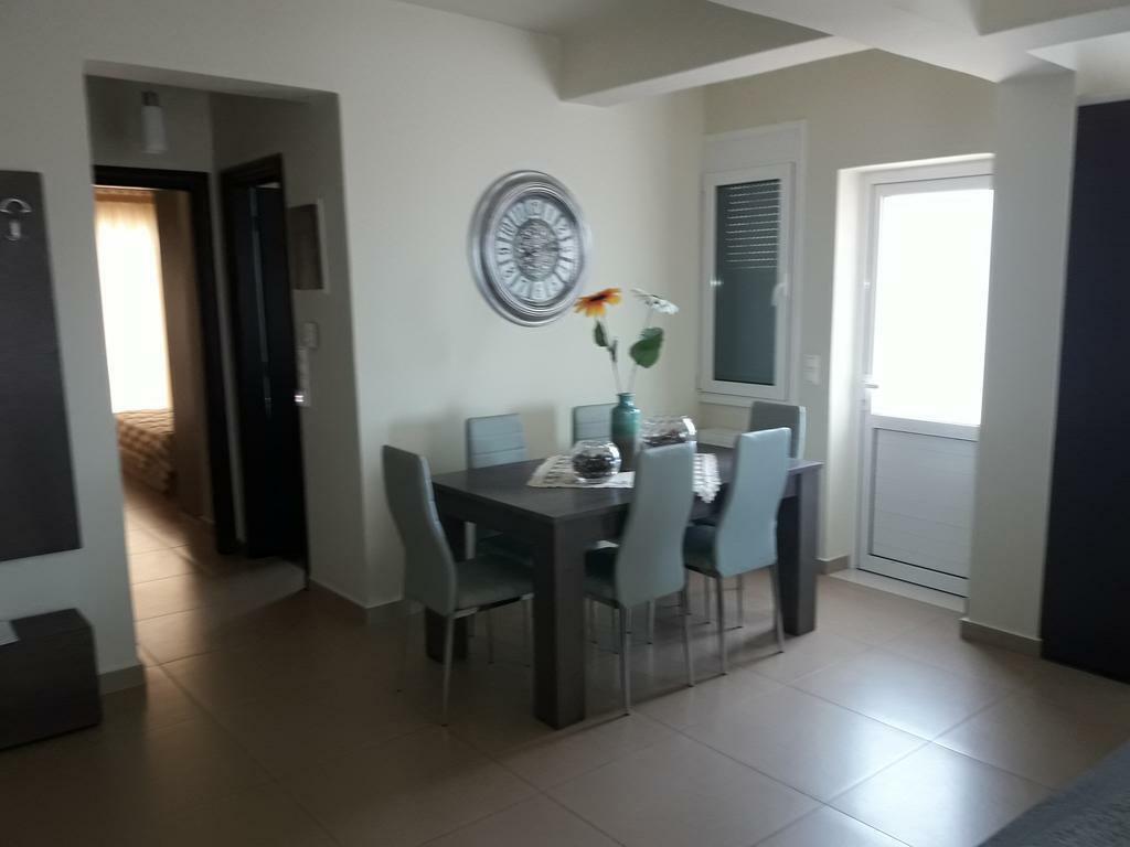 Aparthotel Theos Village 3*